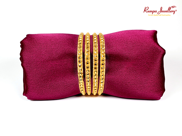 Four pieces Bangles