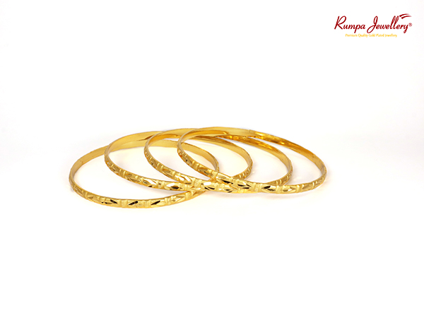 Four pieces Bangles