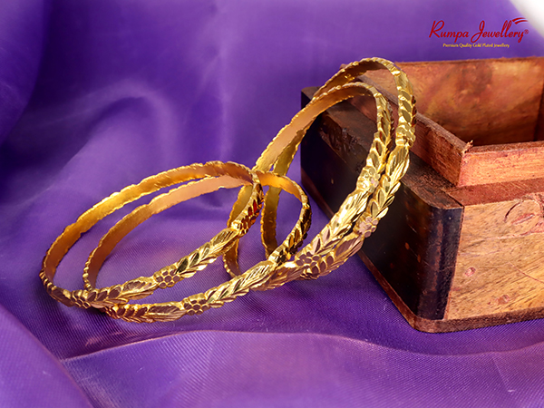 Four pieces Bangles