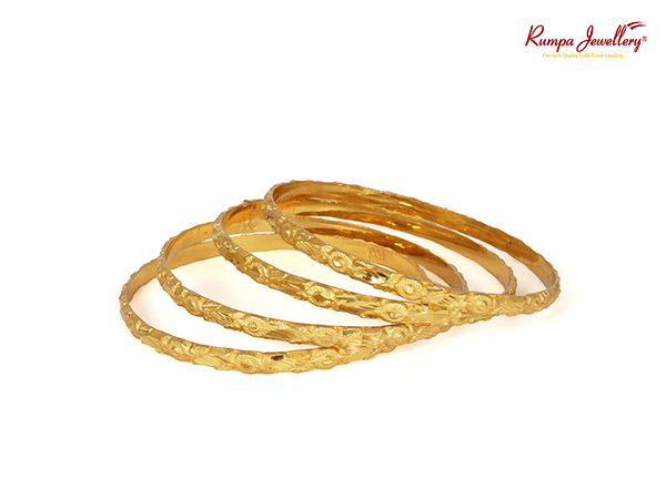 Four pieces Bangles