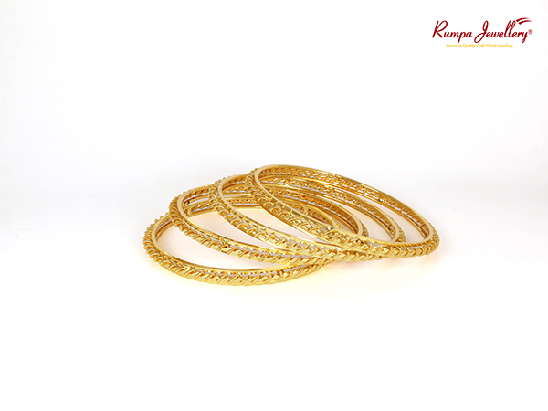 Four pieces Bangles