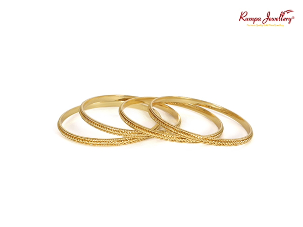 Four pieces Bangles