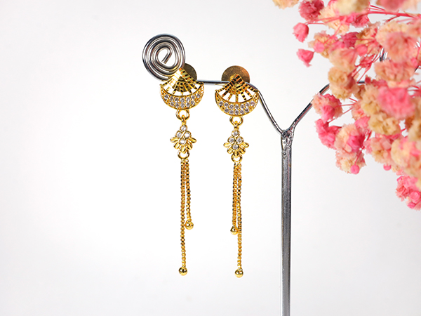 Sui Dhaga Earrings