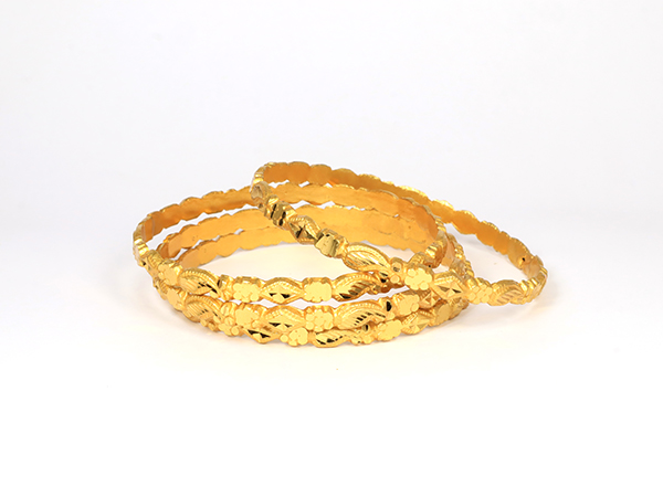 Four pieces Bangles