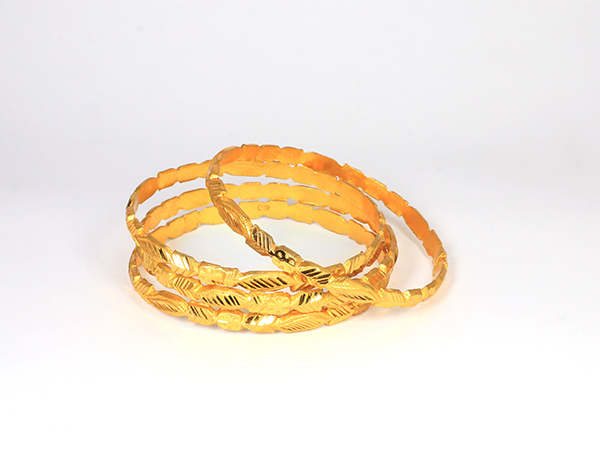 Four pieces Bangles