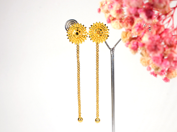 Sui Dhaga Earrings